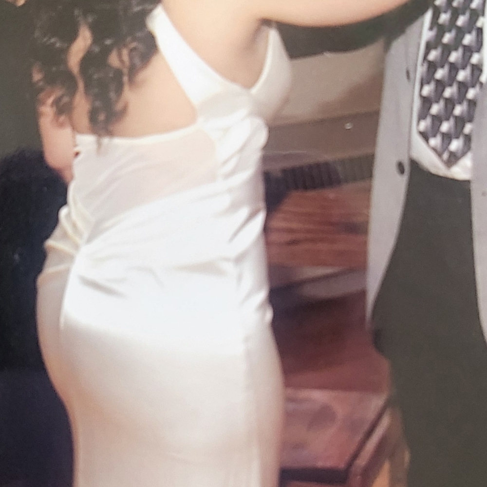Dave & Johnny Elegant Ivory EUC Satin Wedding Backless Gown - Picture 12 of 17